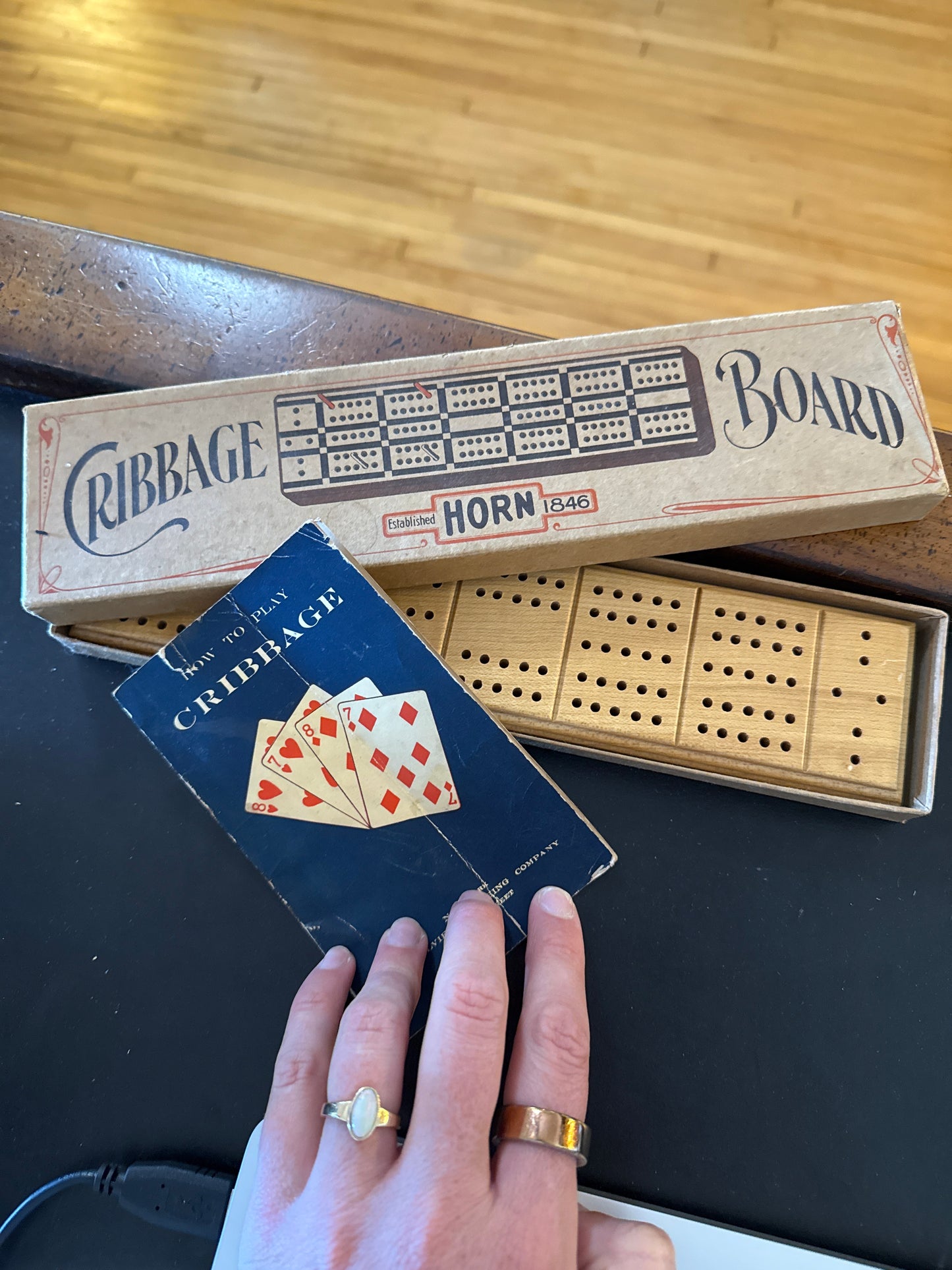 1922 Horn Cribbage Board w Pegs + Book